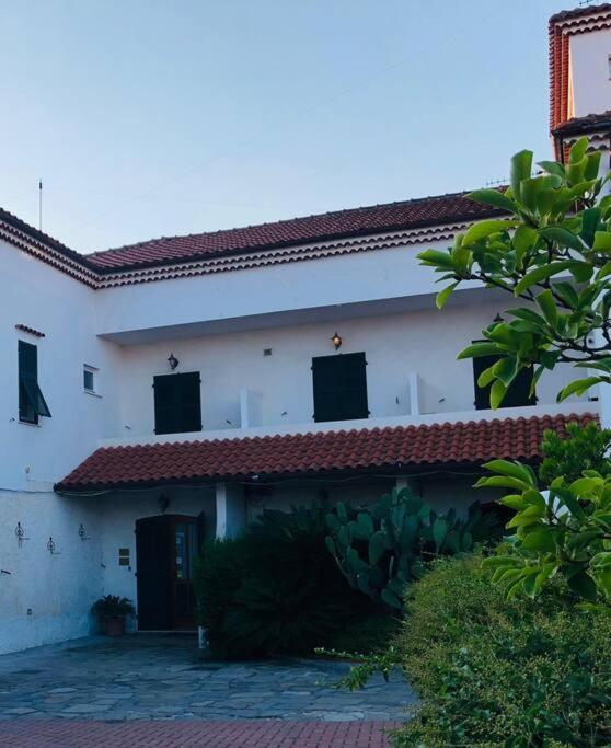Pietra Ligure - Essential With Swimming Pool Διαμέρισμα Εξωτερικό φωτογραφία